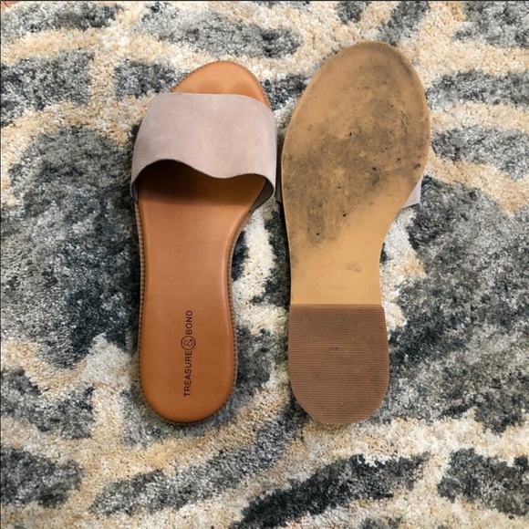 ⭐️SOLD⭐️ Treasure and Bond open toed flats! - Picture 3 of 3